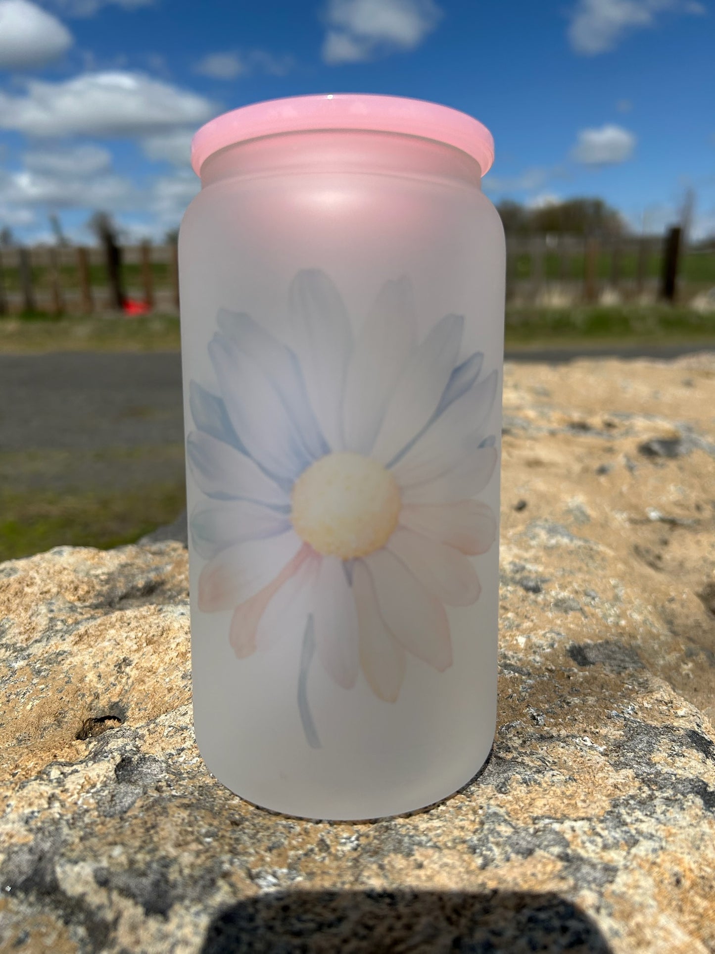 16oz Daisy Glass Can